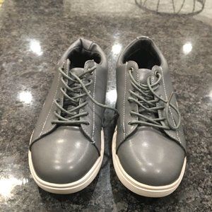 Boys Gray Shoes - Size 4 -  NWOT